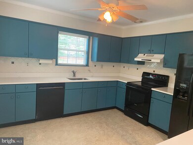 192 Victoria Ct unit 141, Doylestown, PA 18901 - photo 6