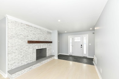 7748 Hillcrest Dr, Mooresville, IN 46158 - photo 2