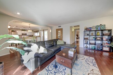 Living room 2