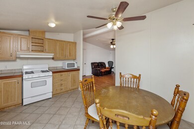 006_dining room