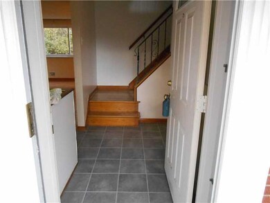 Entry/Foyer. Brand new flooring