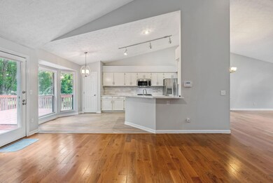 16-web-or-mls-300-adamson-dr