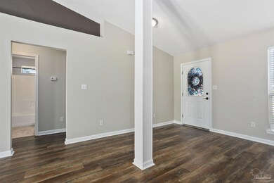 2131 Hollyhill Rd, Pensacola, FL 32526 - photo 3