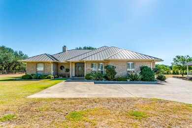 2603 Bob White Dr, Granbury, TX 76049 - photo 2