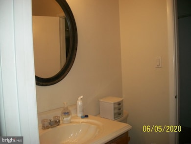 15604 Emery Ct, Bowie, MD 20716 - photo 4