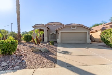 208 E Devon Dr, Gilbert, AZ 85296 - photo 2