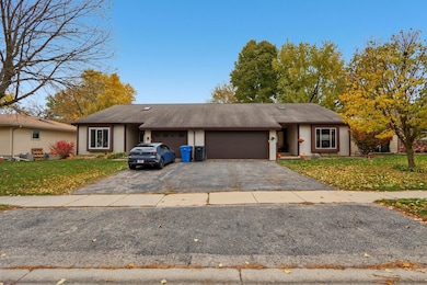 1006 S Division St unit 2, Waunakee, WI 53597 - photo 4