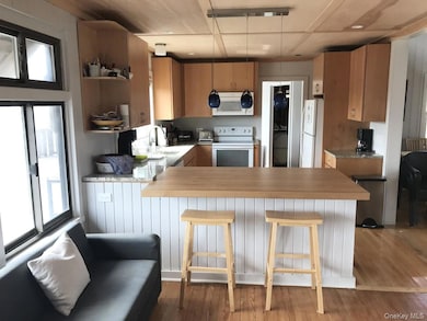 35 Sloop Walk, Bay Shore, NY 11706 - photo 5