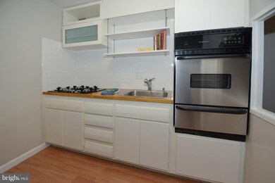 Potomac Plaza Terraces unit 512, Washington, DC 20037 - photo 4
