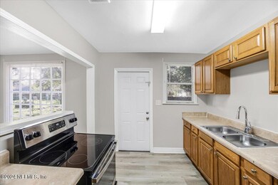 5142 Attleboro St, Jacksonville, FL 32205 - photo 7