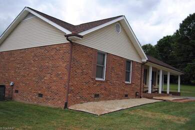 227 Persimmon Cir, Statesville, NC 28625 - photo 4