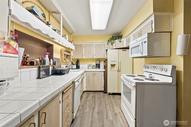 13540 SE 256th St, Kent, WA 98042 - photo 5