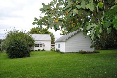 .49 acre yard!!