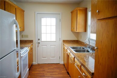 443 N 9th St, Coshocton, OH 43812 - photo 2