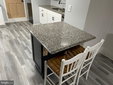 8 Chapman St, Berkeley Springs, WV 25411 - photo 7