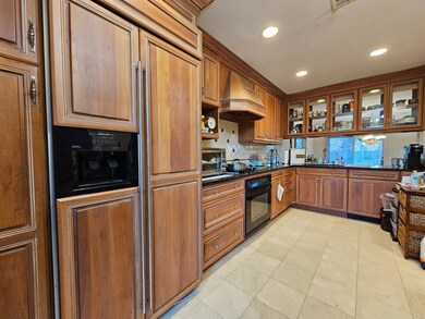 11 Kristin Ln, Hauppauge, NY 11788 - photo 2