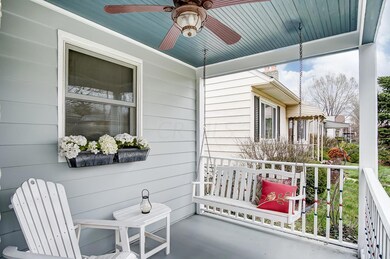 502 Crestview Rd - Porch