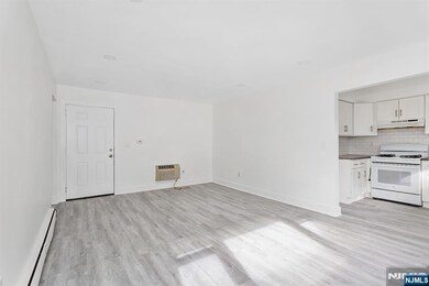 86 Chestnut St unit 2, Rutherford, NJ 07070 - photo 7
