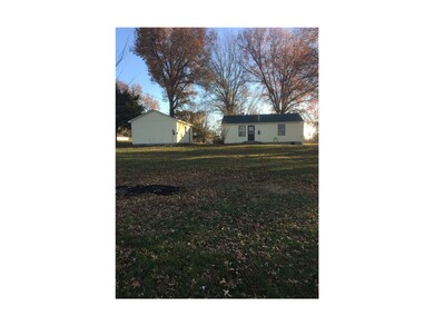Beautiful large yard!