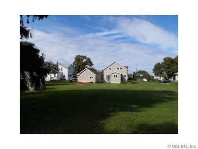 Exterior Back Spacious Back Yard w Above Ground Po