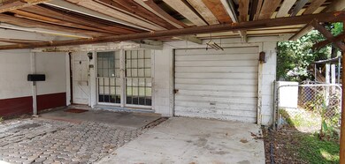 6814 Beachwood St, Houston, TX 77021 - photo 2