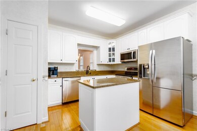 Bright Kitchen w Stainless Steel Appliances
