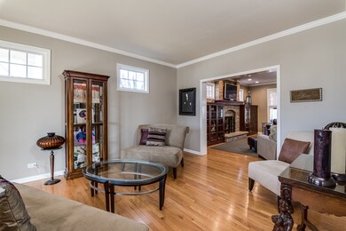 561 W 3rd St, Elmhurst, IL 60126 - photo 5