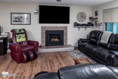 07-Living Room_DMD_6519-Edit