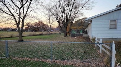 827 2nd St, Whiting, KS 66552 - photo 3