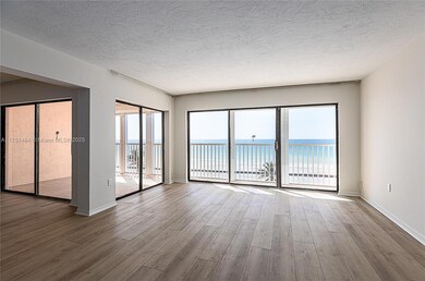 Living/Dining area