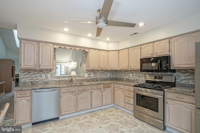 6206B Normandy Dr, Mount Laurel, NJ 08054 - photo 3