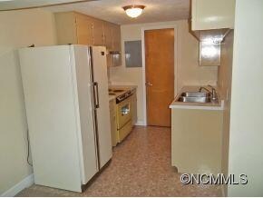 55 Brookside Dr, Hendersonville, NC 28792 - photo 4