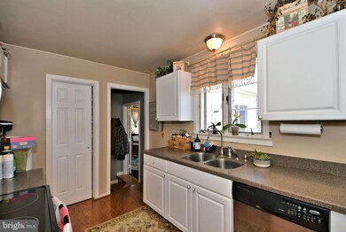 432 3rd St, East Greenville, PA 18041 - photo 4