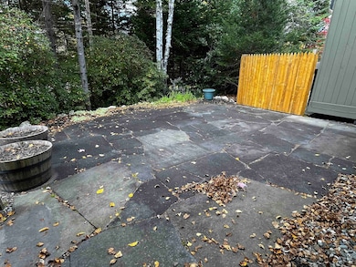 Large outdoor living space!