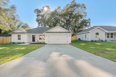 458 Crossland St, Crestview, FL 32539 - photo 2