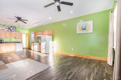 412 Walnut St, Elmwood, OH 45216 - photo 6