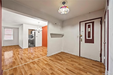 Glendale Gardens unit 5A, Yonkers, NY 10704 - photo 4