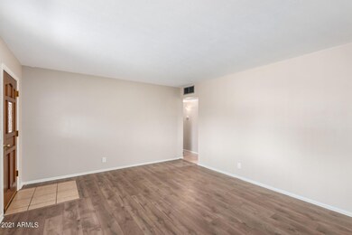 1027 E Las Palmaritas Dr, Phoenix, AZ 85020 - photo 6