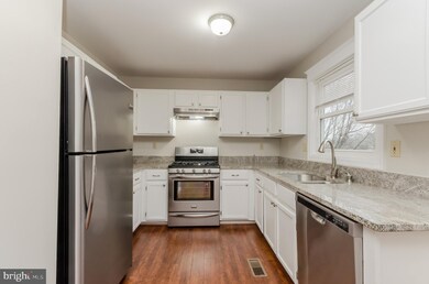 657 Knightsbridge Dr, Hagerstown, MD 21740 - photo 4