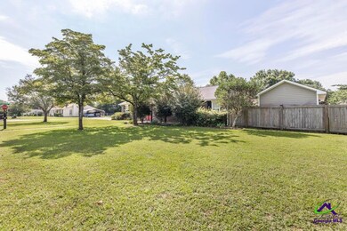 112 Woodcarver Trail, Warner Robins, GA 31093 - photo 4