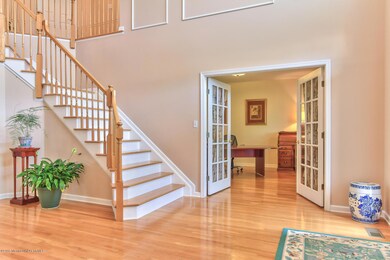 205 Navajo Ct Marlboro-large-008-Foyer