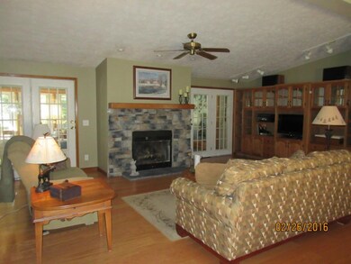 7 Howe St, Rochester, NH 03867 - photo 4