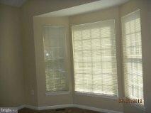 2810 Burrough Hill Ln, Woodbridge, VA 22191 - photo 5