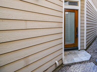 1027 Kern St unit B, Houston, TX 77009 - photo 4