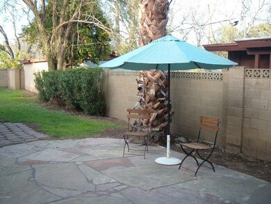Bonita flagstone patio with furniture