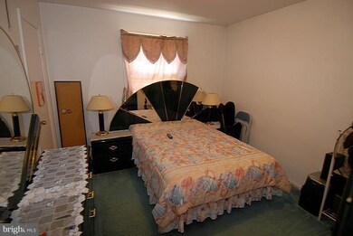 9302 Lynmont Dr, Adelphi, MD 20783 - photo 4