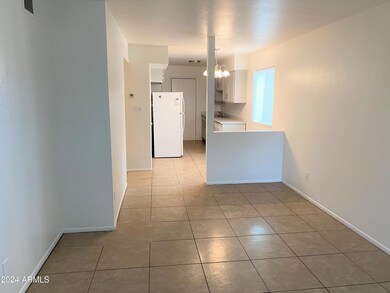 452 S Olive unit 5, Mesa, AZ 85204 - photo 2