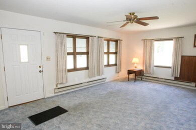 1302 E Willow Run Dr, Wilmington, DE 19805 - photo 2