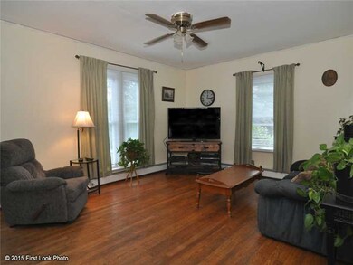 63 Austin St, Wakefield, RI 02879 - photo 2