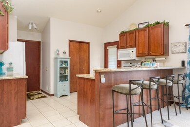 Hunters_Place_2905_Kalamazoo_49048-5